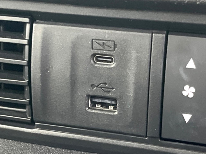 2024 Honda N-BOX CUSTOM 6BA-JF5 (UW-6a1a54e5c5510)[23]