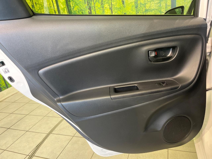 2015 Toyota Vitz DBA-KSP130 (UW-6a1a5507e42a2)[25]