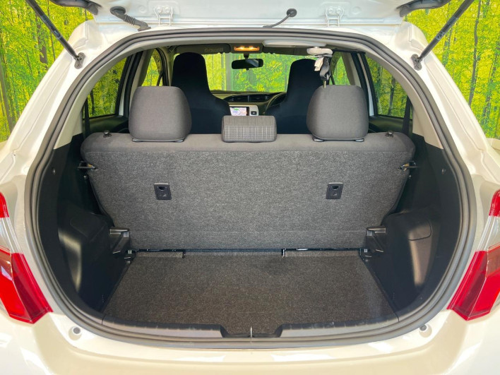 2015 Toyota Vitz DBA-KSP130 (UW-6a1a5507e42a2)[20]