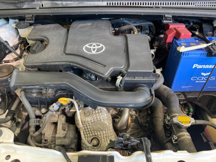 2015 Toyota Vitz DBA-KSP130 (UW-6a1a5507e42a2)[5]