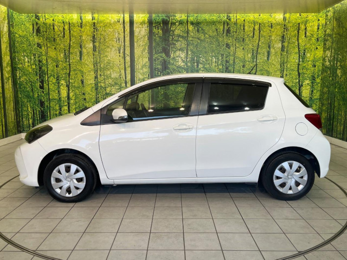 2015 Toyota Vitz DBA-KSP130 (UW-6a1a5507e42a2)[14]