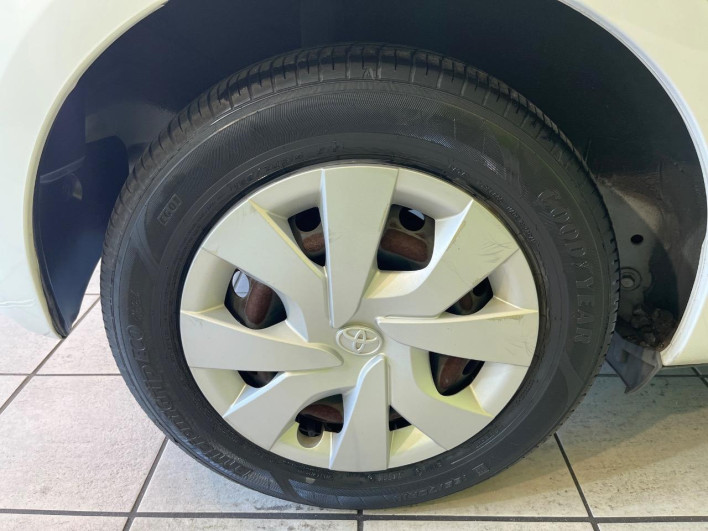 2015 Toyota Vitz DBA-KSP130 (UW-6a1a5507e42a2)[29]