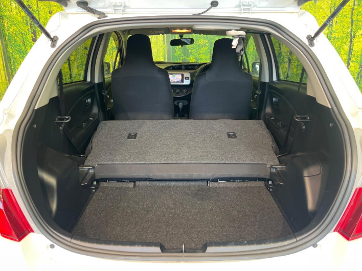 2015 Toyota Vitz DBA-KSP130 (UW-6a1a5507e42a2)[21]