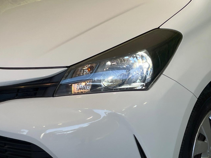 2015 Toyota Vitz DBA-KSP130 (UW-6a1a5507e42a2)[11]