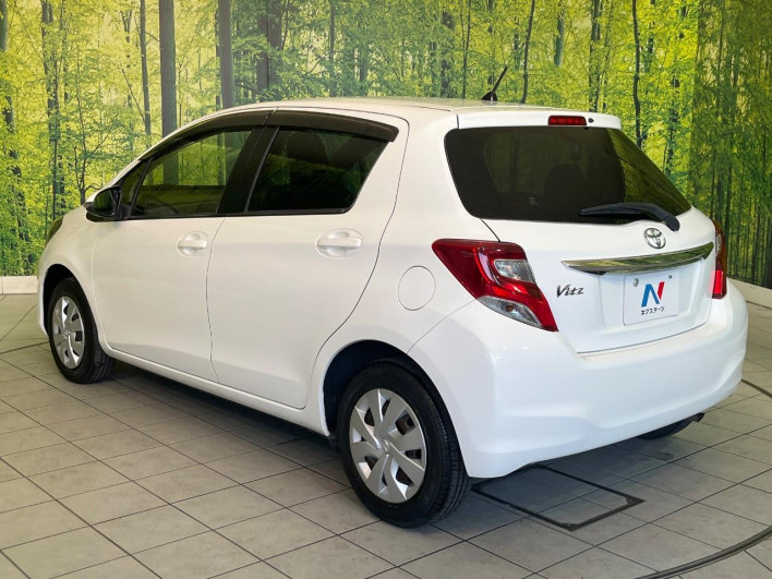 2015 Toyota Vitz DBA-KSP130 (UW-6a1a5507e42a2)[18]