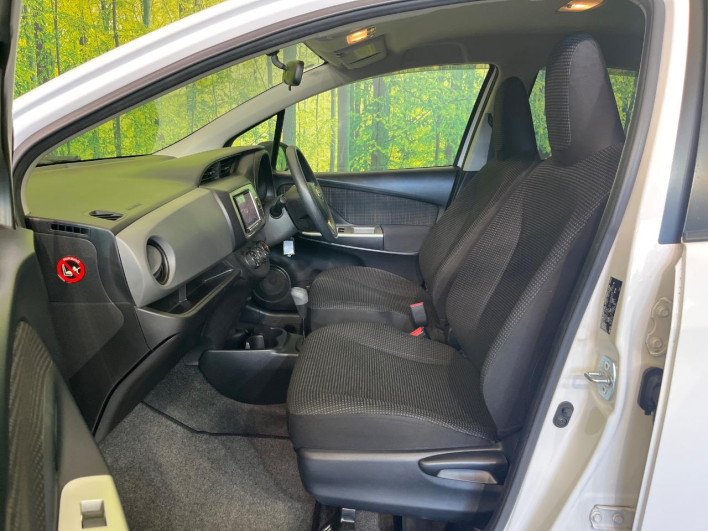 2015 Toyota Vitz DBA-KSP130 (UW-6a1a5507e42a2)[17]
