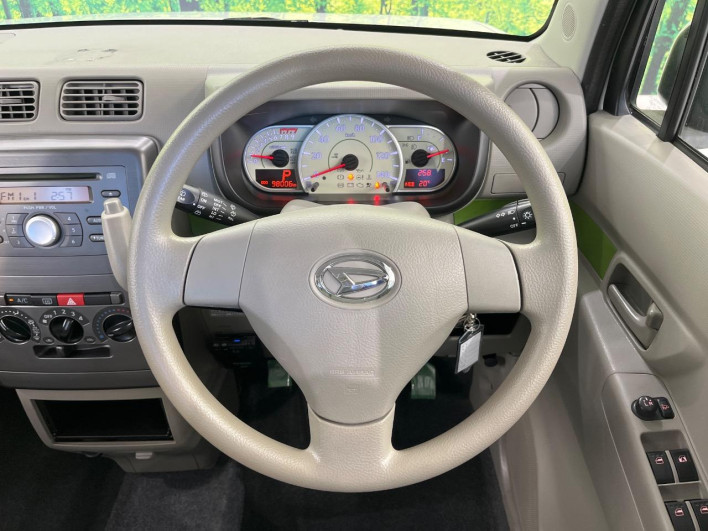 2013 Daihatsu Move Conte DBA-L575S (UW-6a1a550dd08af)[28]