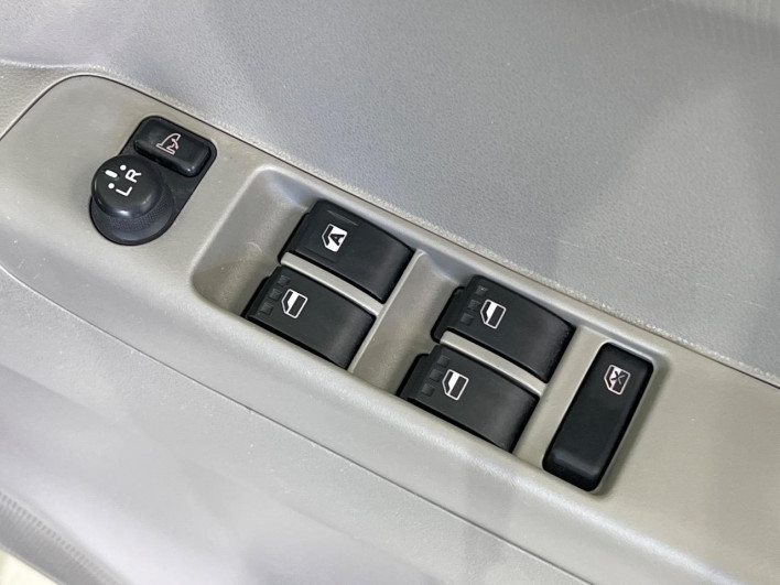 2013 Daihatsu Move Conte DBA-L575S (UW-6a1a550dd08af)[29]
