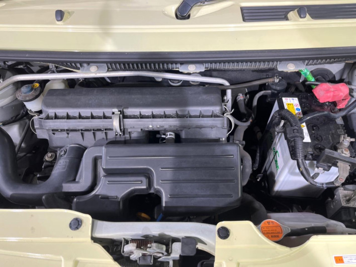 2011 Daihatsu Mira Cocoa DBA-L675S (UW-6a1a550f438b6)[14]