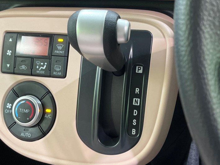 2015 Daihatsu Mira Cocoa DBA-L675S (UW-6a1a551074bc2)[27]