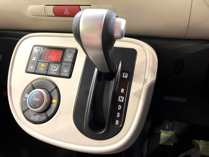 2015 Daihatsu Mira Cocoa DBA-L675S (UW-6a1a55108557c)[12]