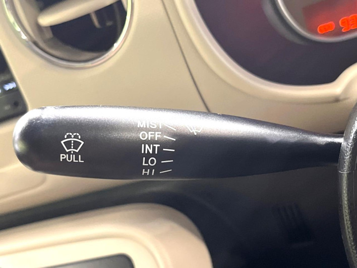 2015 Daihatsu Mira Cocoa DBA-L675S (UW-6a1a55108557c)[15]