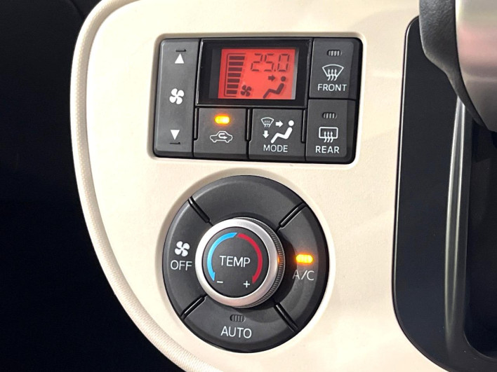 2015 Daihatsu Mira Cocoa DBA-L675S (UW-6a1a55108557c)[11]