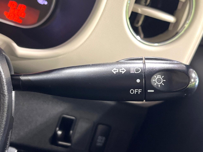2015 Daihatsu Mira Cocoa DBA-L675S (UW-6a1a55108557c)[16]