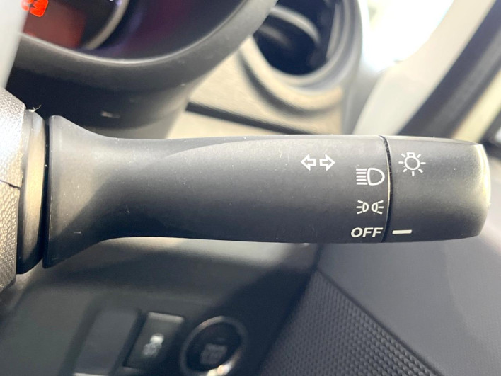 2014 Daihatsu Move DBA-LA100S (UW-6a1a551345be3)[28]