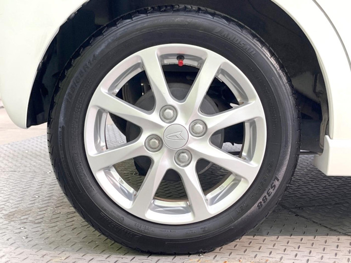 2014 Daihatsu Move DBA-LA100S (UW-6a1a551345be3)[19]