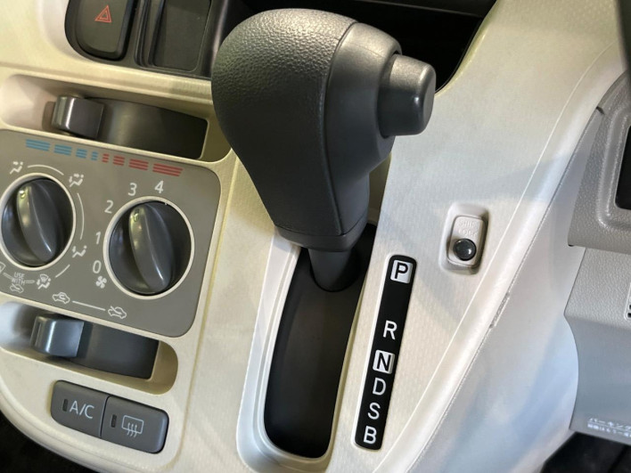 2017 Daihatsu Move DBA-LA160S (UW-6a1a5516a3772)[14]
