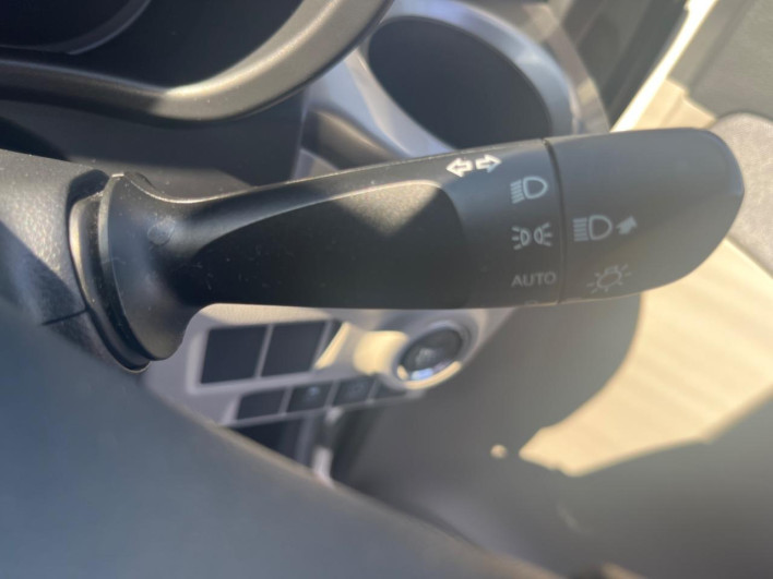 2016 Daihatsu Cast DBA-LA250S (UW-6a1a5517c2548)[19]