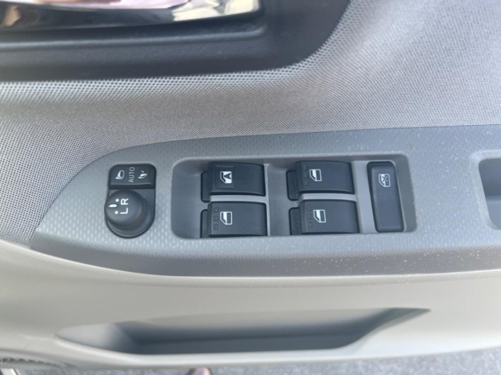 2016 Daihatsu Cast DBA-LA250S (UW-6a1a5517c2548)[14]