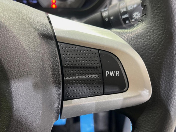2017 Daihatsu Cast DBA-LA250S (UW-6a1a5517ec2aa)[28]
