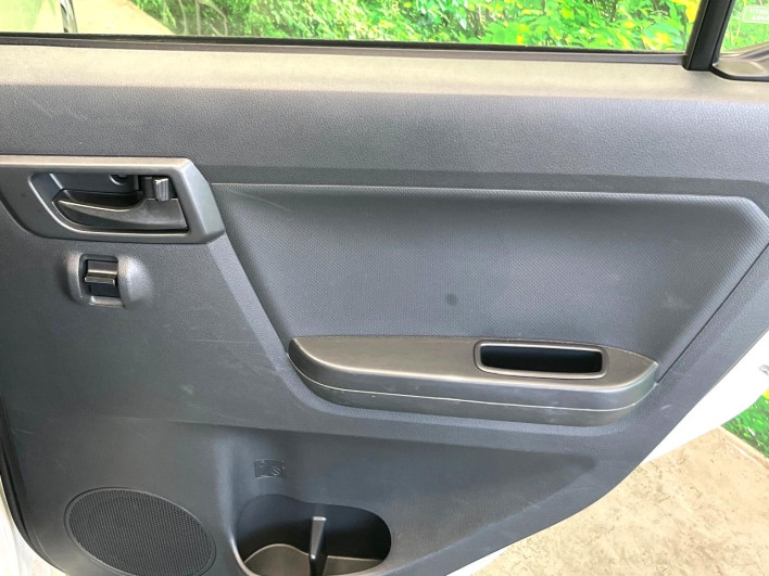 2017 Daihatsu Mirai Ease DBA-LA350S (UW-6a1a551c7f329)[23]