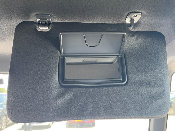 2016 Daihatsu Wake DBA-LA700S (UW-6a1a552e184e2)[16]