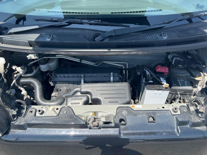 2016 Daihatsu Wake DBA-LA700S (UW-6a1a552e184e2)[4]