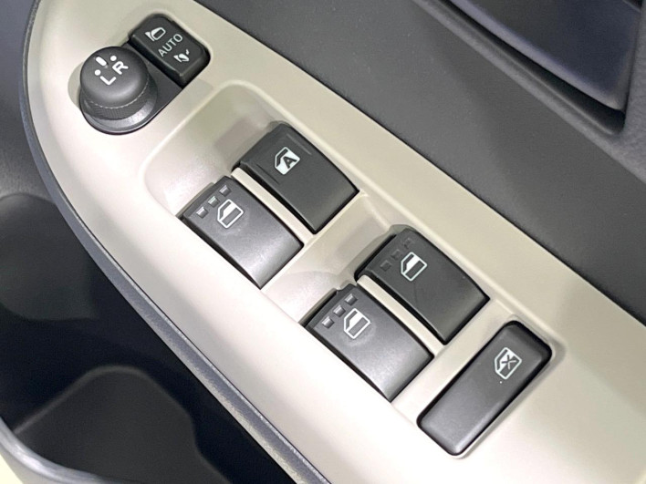 2017 Toyota Passo DBA-M700A (UW-6a1a553bf27e0)[12]