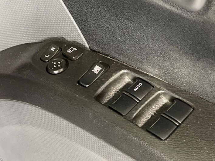 2016 Mitsubishi Delica D:2 DBA-MB15S (UW-6a1a5556b4fe8)[26]