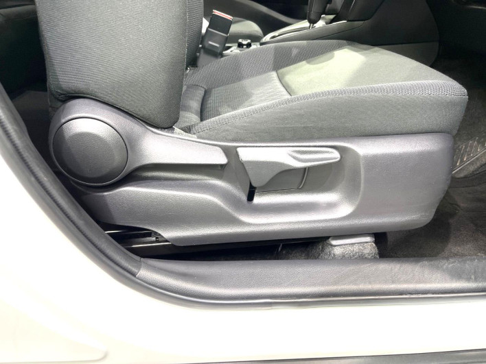 2025 Toyota Yaris Cross 5BA-MXPB15 (UW-6a1a558b65af6)[13]