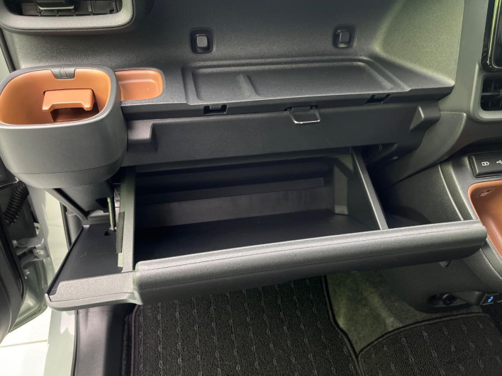 2023 Toyota Sienta 5BA-MXPC10G (UW-6a1a558b93649)[4]
