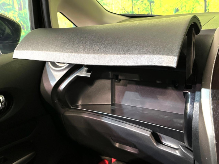 2016 Nissan Note DBA-NE12 (UW-6a1a55b04776e)[18]