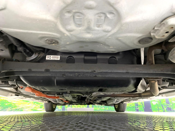 2013 Toyota Aqua DAA-NHP10 (UW-6a1a55b18b1ca)[9]