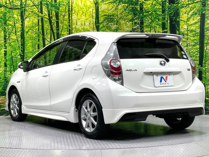 2013 Toyota Aqua DAA-NHP10 (UW-6a1a55b18b1ca)[7]
