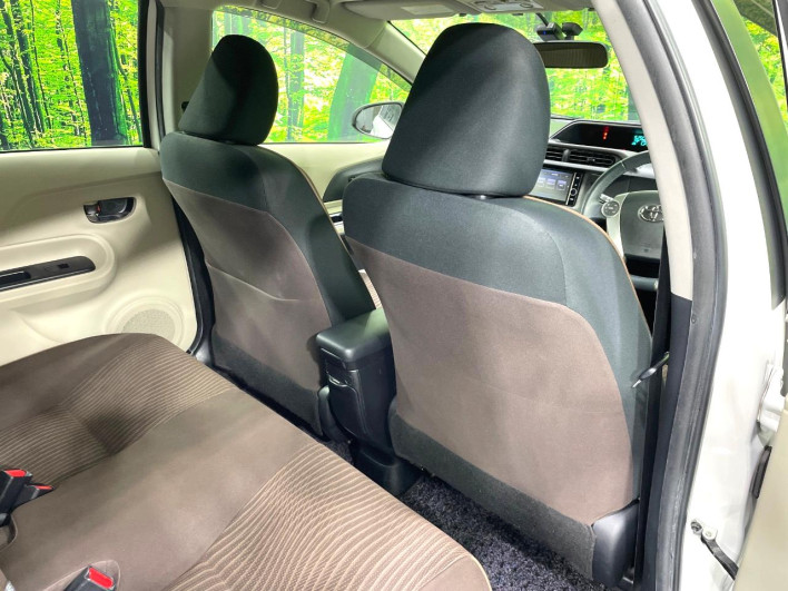 2013 Toyota Aqua DAA-NHP10 (UW-6a1a55b18b1ca)[17]