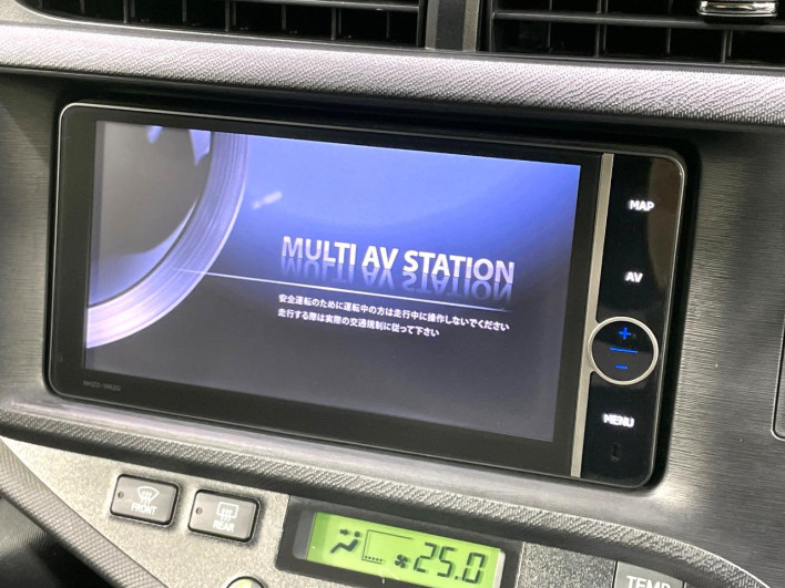2013 Toyota Aqua DAA-NHP10 (UW-6a1a55b18b1ca)[23]