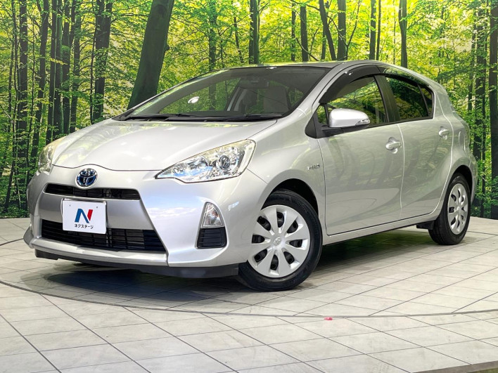 2014 Toyota Aqua DAA-NHP10 (UW-6a1a55b2af333)[0]