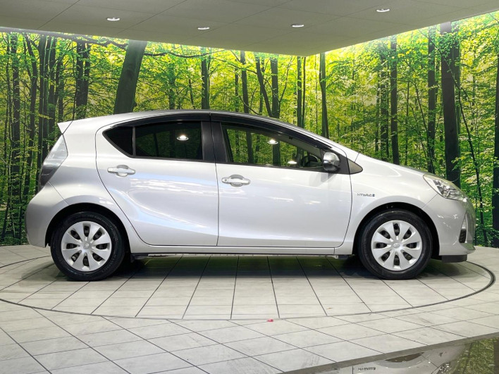 2014 Toyota Aqua DAA-NHP10 (UW-6a1a55b2af333)[7]