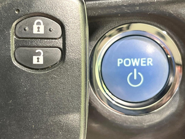 2014 Toyota Aqua DAA-NHP10 (UW-6a1a55b2af333)[25]
