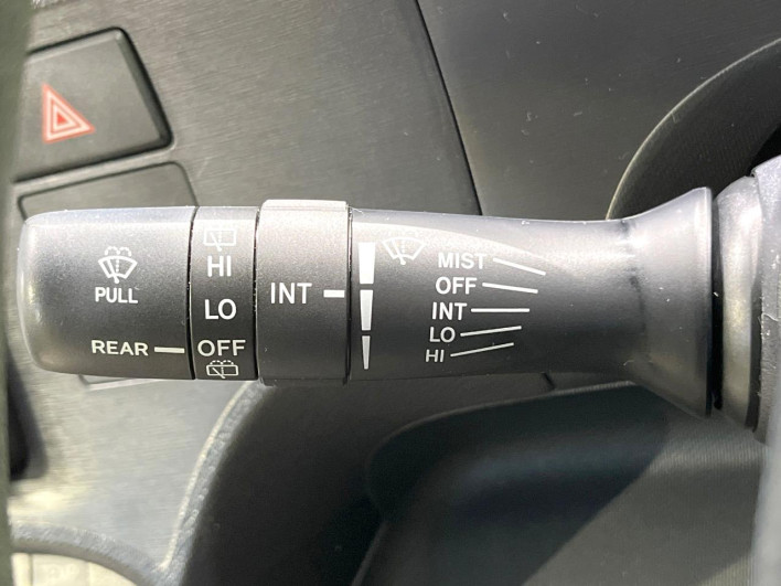 2014 Toyota Aqua DAA-NHP10 (UW-6a1a55b2af333)[28]
