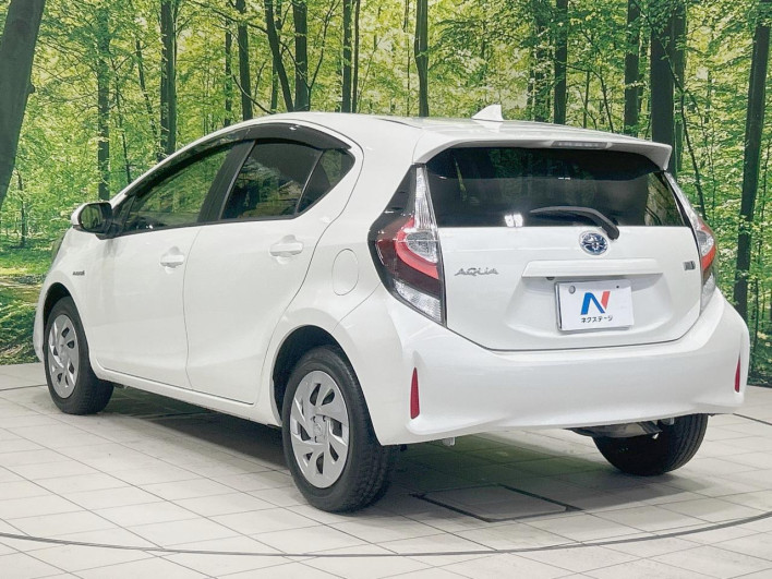 2019 Toyota Aqua DAA-NHP10 (UW-6a1a55b4dab61)[6]