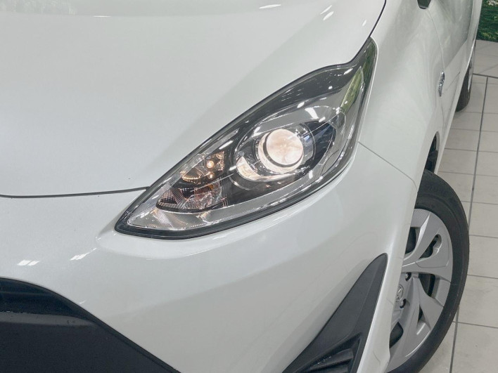 2019 Toyota Aqua DAA-NHP10 (UW-6a1a55b4dab61)[15]