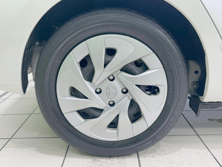 2019 Toyota Aqua DAA-NHP10 (UW-6a1a55b4dab61)[20]