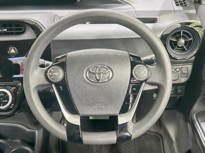 2019 Toyota Aqua DAA-NHP10 (UW-6a1a55b4dab61)[27]