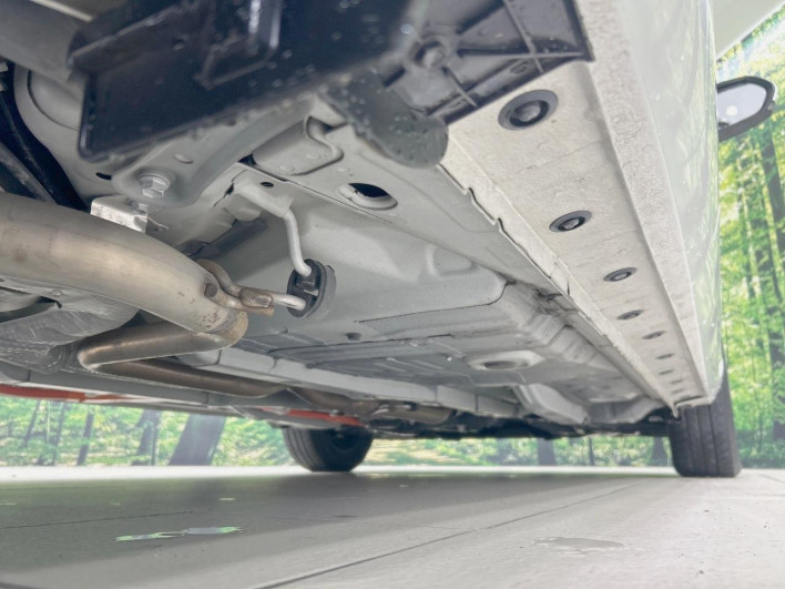 2019 Toyota Aqua DAA-NHP10 (UW-6a1a55b4dab61)[28]