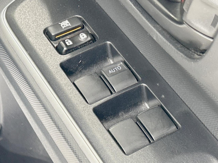 2019 Toyota Aqua DAA-NHP10 (UW-6a1a55b4dab61)[23]