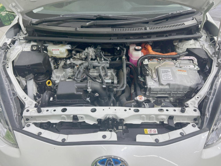 2019 Toyota Aqua DAA-NHP10 (UW-6a1a55b4dab61)[4]