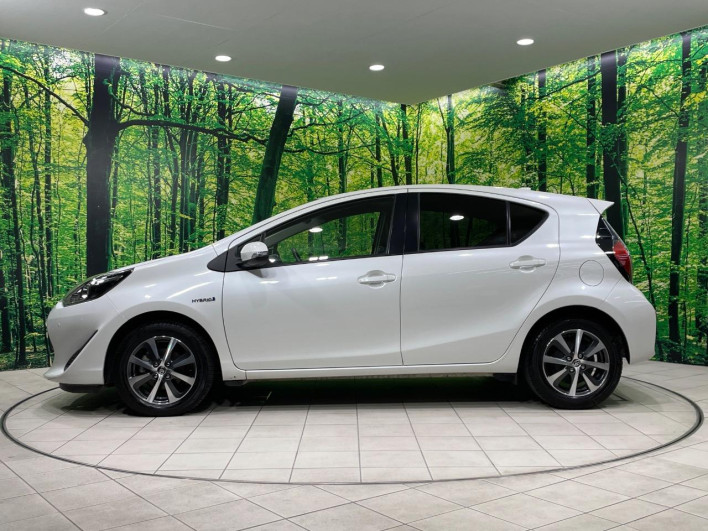 2018 Toyota Aqua DAA-NHP10 (UW-6a1a55b84adb9)[26]