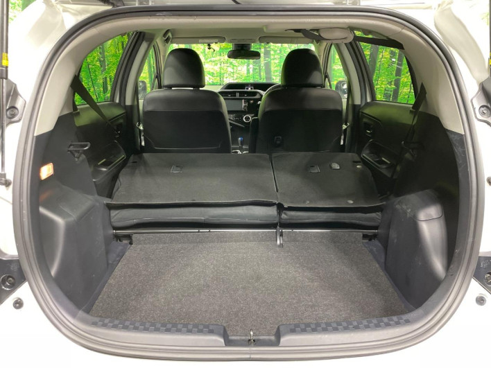 2018 Toyota Aqua DAA-NHP10 (UW-6a1a55b84adb9)[11]