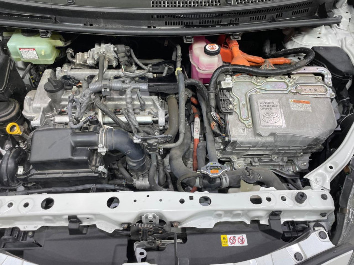 2018 Toyota Aqua DAA-NHP10 (UW-6a1a55b84adb9)[5]